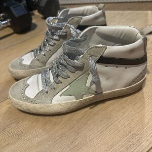 Golden Goose Mid-star with Silver and Green Accents